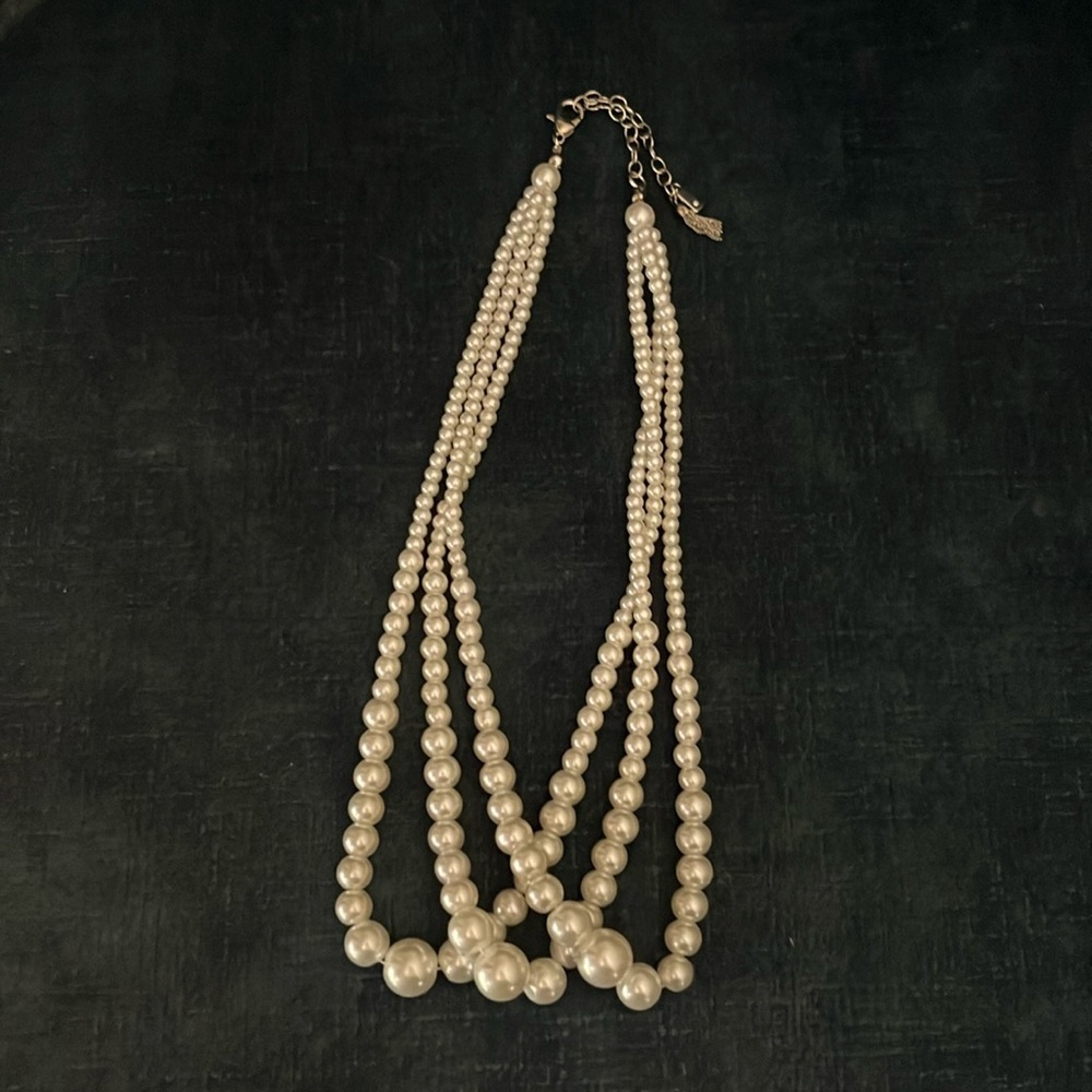 Triple layer faux pearl necklace